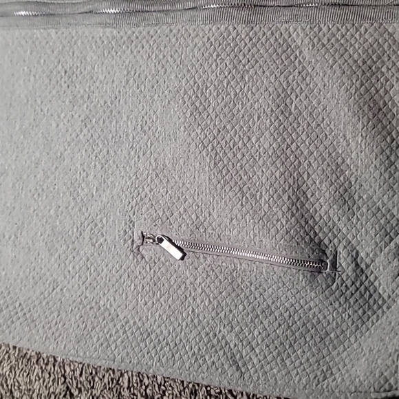 STUNNING JENNIFER MOORE GREY ZIP UP QUILTED SWEATSHIRT - Picture 4 of 6